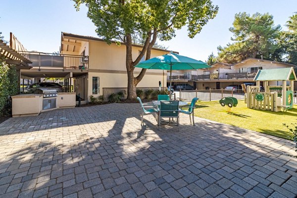 grill area at Westcliffe Trail Apartments 