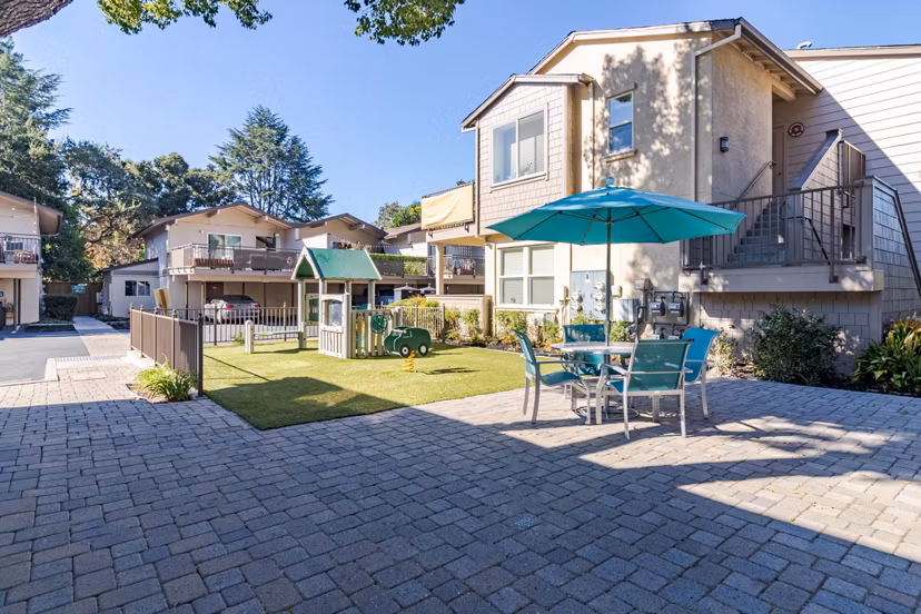 grill area at Westcliffe Trail Apartments 
