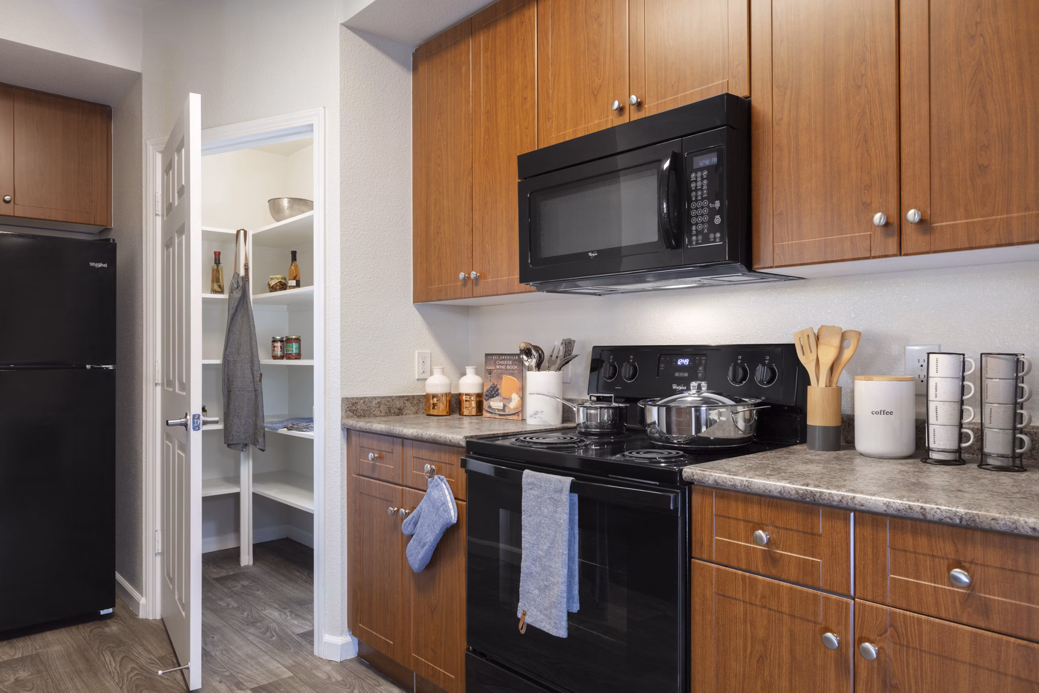 kitchen at Morgan Park Apartments