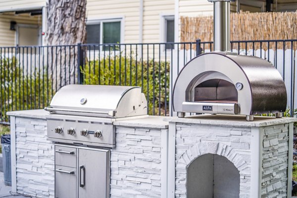 grill area/patio at Kensington Apartments