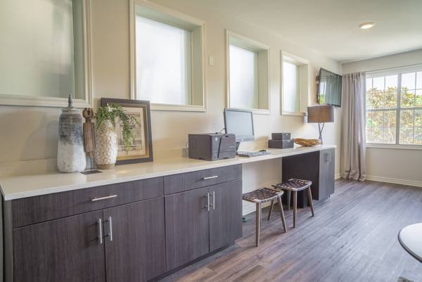clubhouse at Winsted at White Rock Apartments