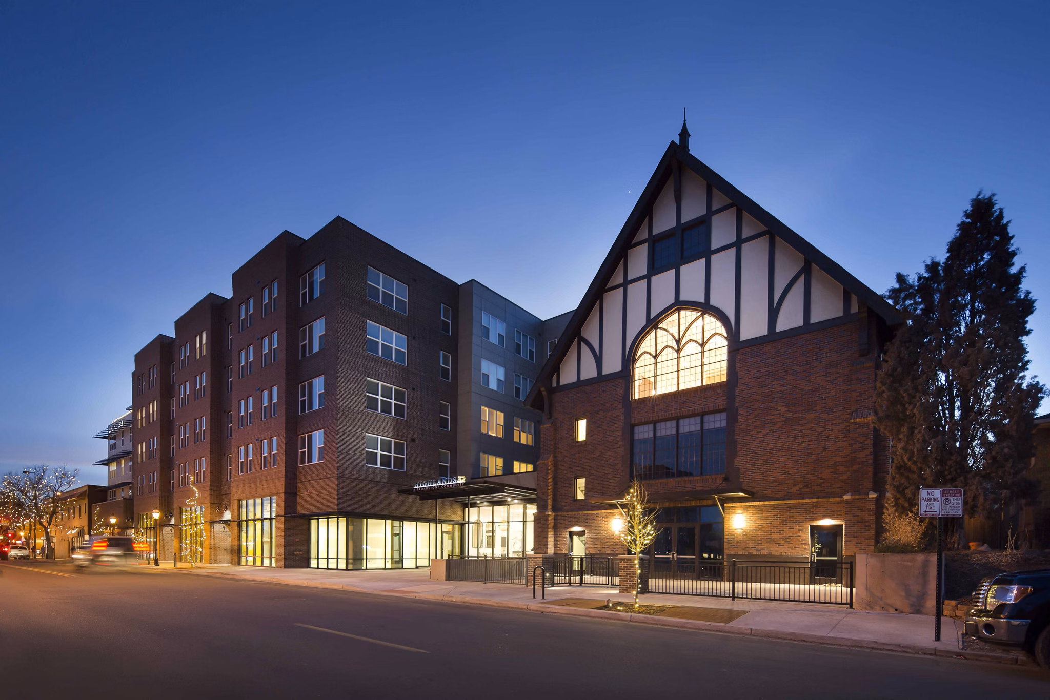 Highlands 32 Apartments: Modern luxury in Seattle featuring sleek design and urban appeal