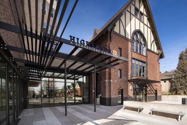 Highlands 32 Apartments: Elegant design of luxury apartments in vibrant Denver neighborhood