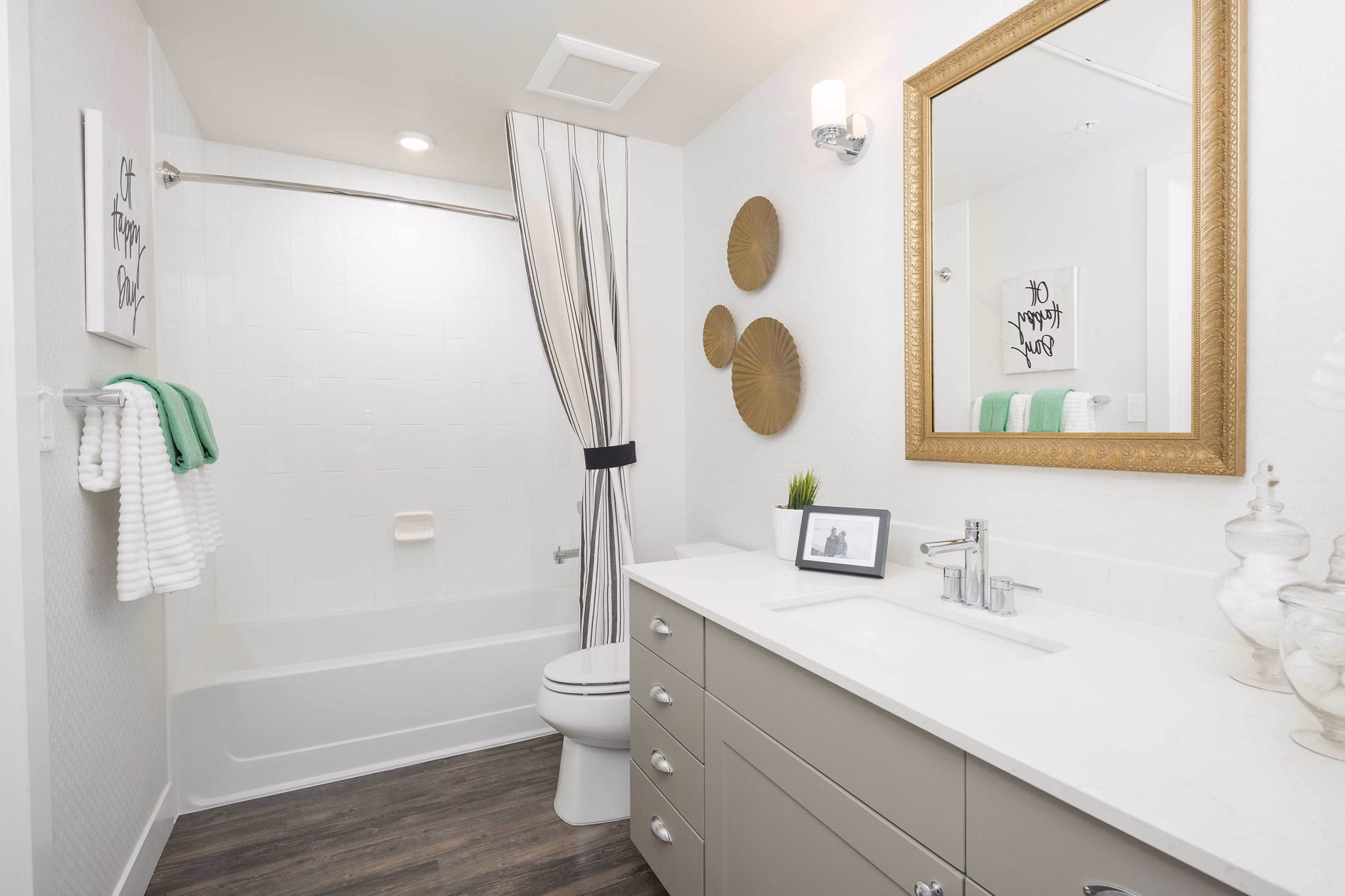 Modern bathroom with sleek fixtures at Highlands 32 Apartments, Greystar luxury property in an upscale setting