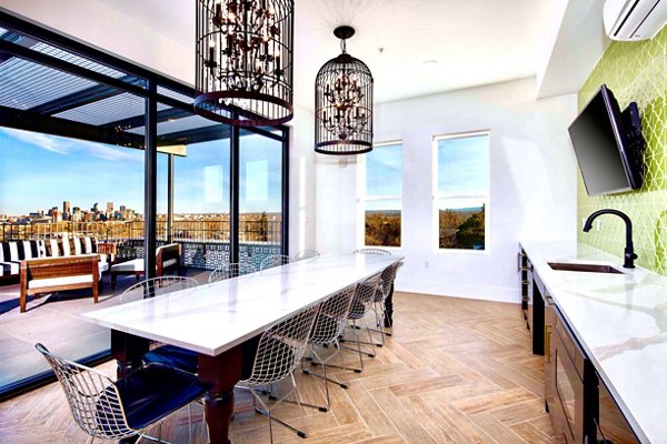 Highlands 32 Apartments: Modern meeting facility with state-of-the-art equipment for professional gatherings