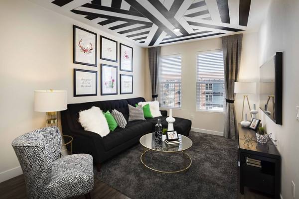 living room at Highlands 32 Apartments