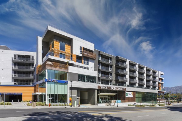 Talaria Apartments: Elegant building front with luxury finishes in Burbank
