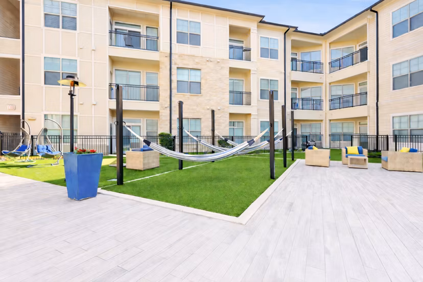 patio at The Sterling at Oak Hills Apartments
