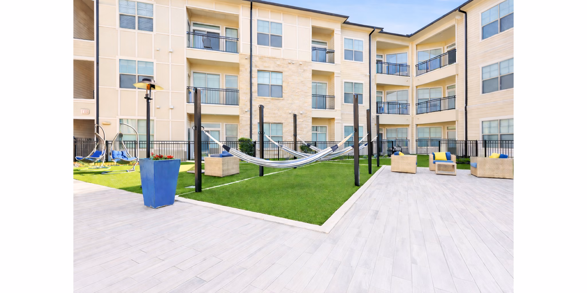 patio at The Sterling at Oak Hills Apartments