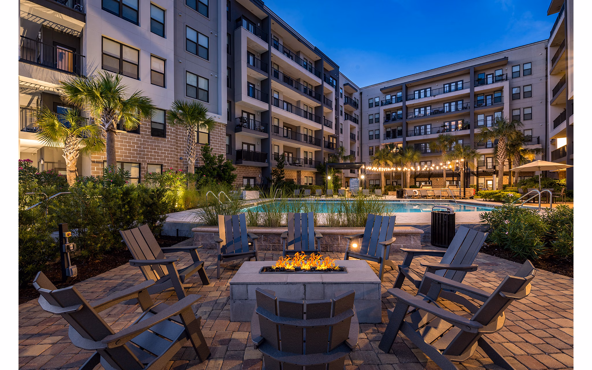 grill area at River House Apartments 