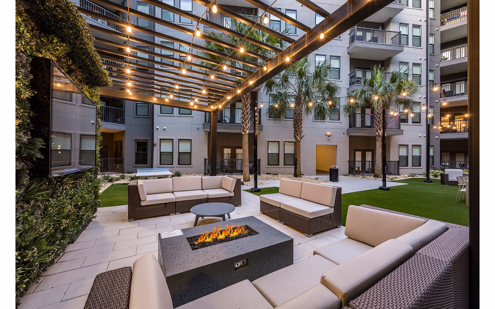 grill area at River House Apartments 