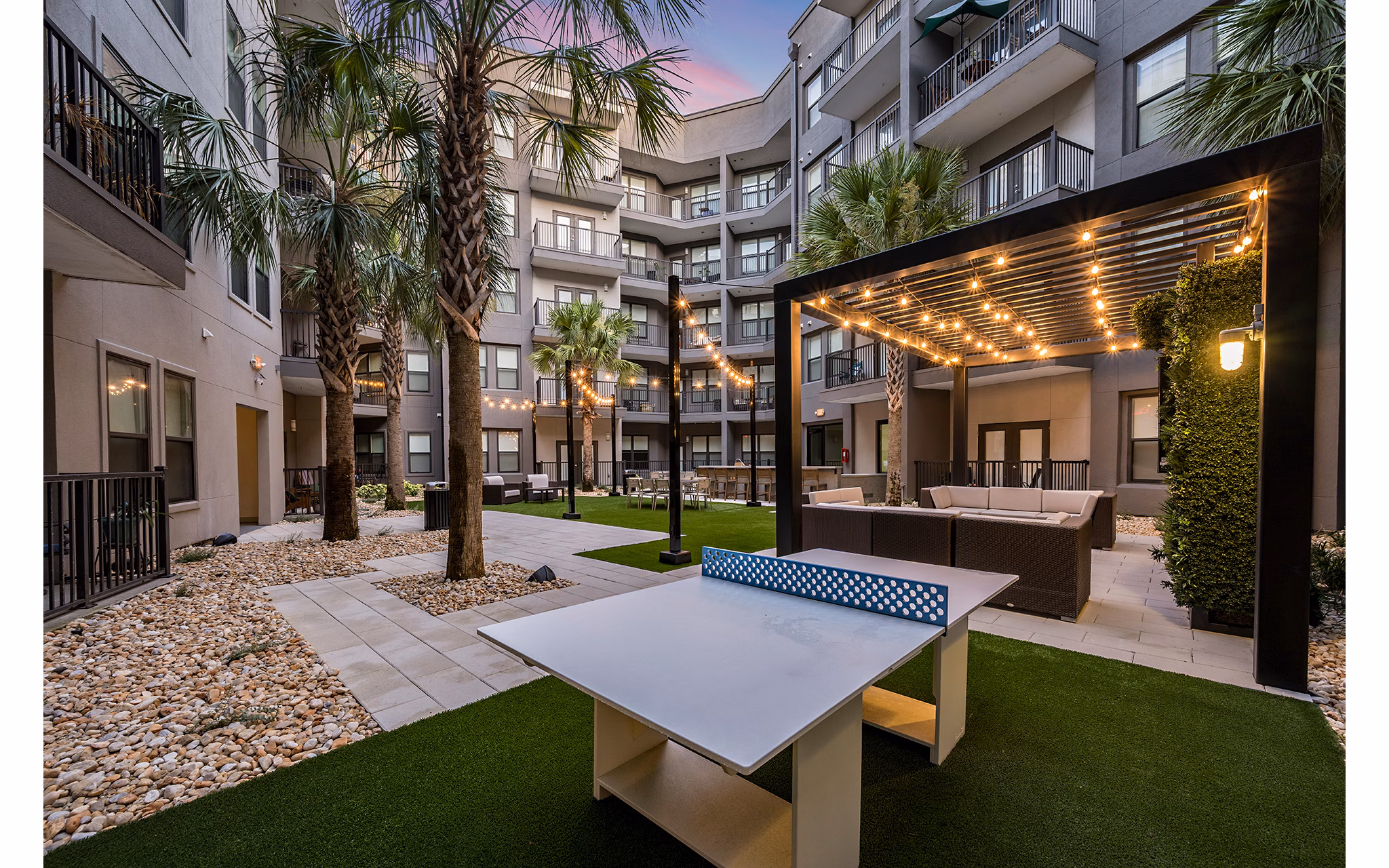 grill area at River House Apartments 