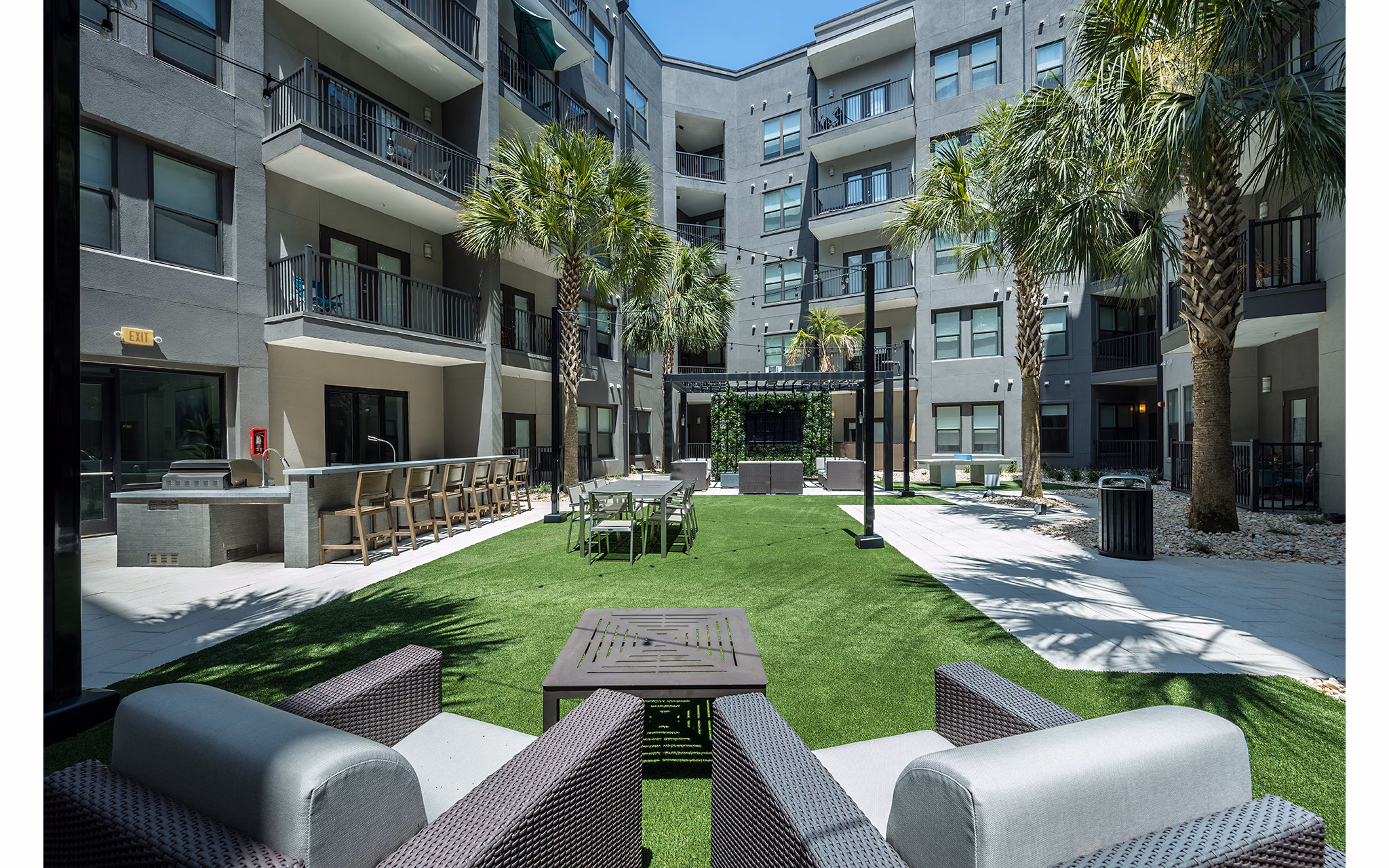 grill area at River House Apartments 