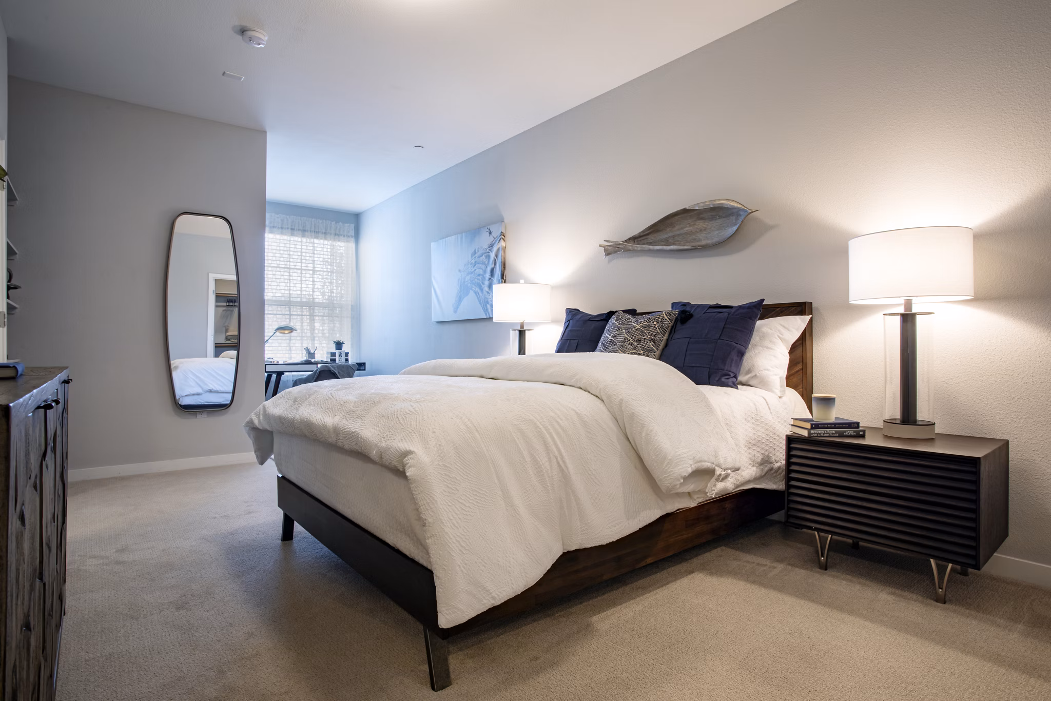 Modern bedroom with stylish dÃ©cor at Inova Apartments offering luxury living