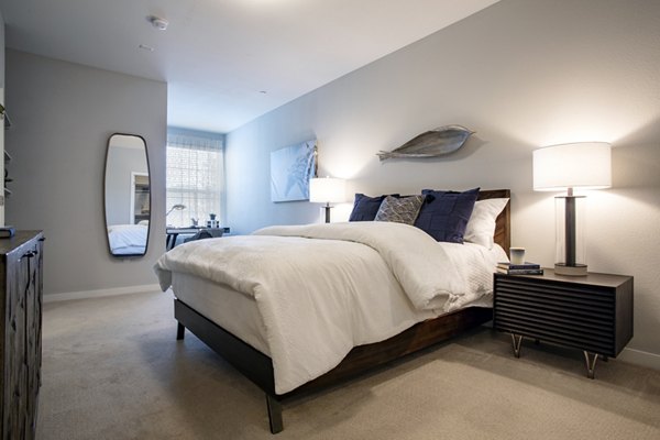 Modern bedroom with stylish dÃ©cor at Inova Apartments offering luxury living