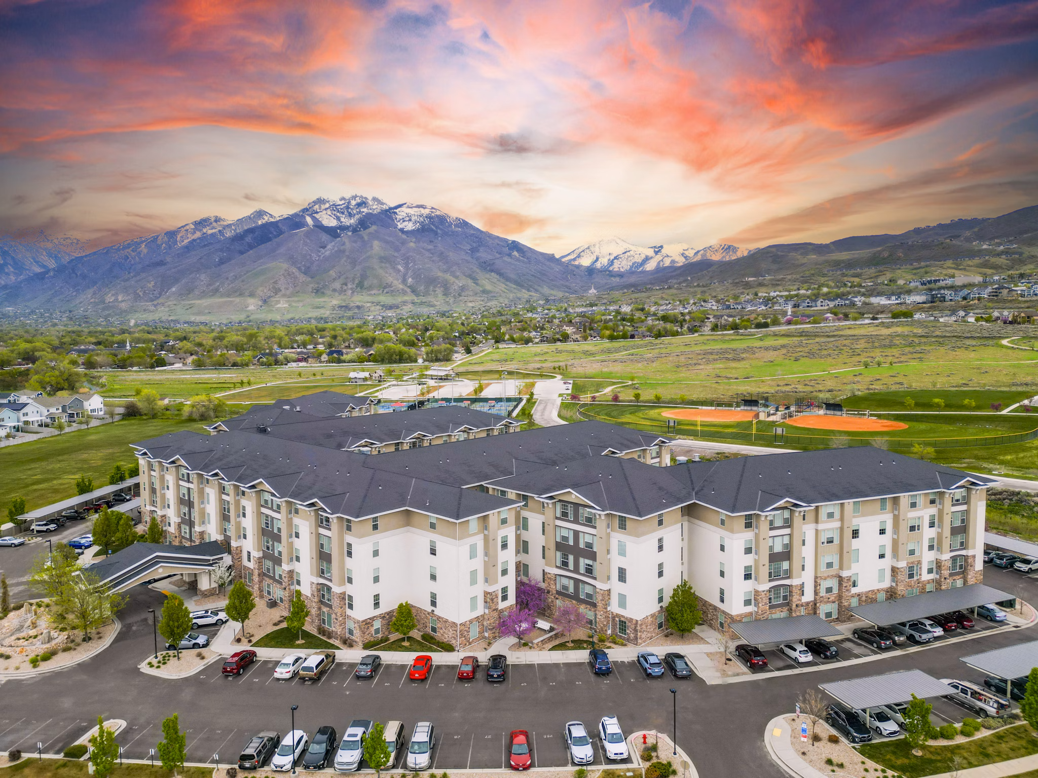 The Ivy at Draper: Elegant mid-rise luxury apartments in Draper