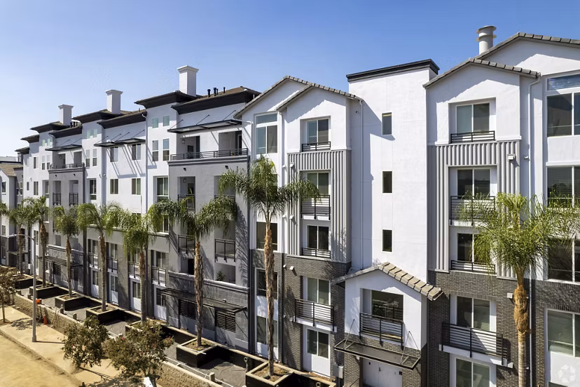exterior at Eton at Warner Center Apartments 
