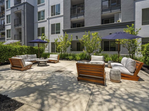 Eton at Warner Center: Stylish of luxury apartments in Woodland Hills