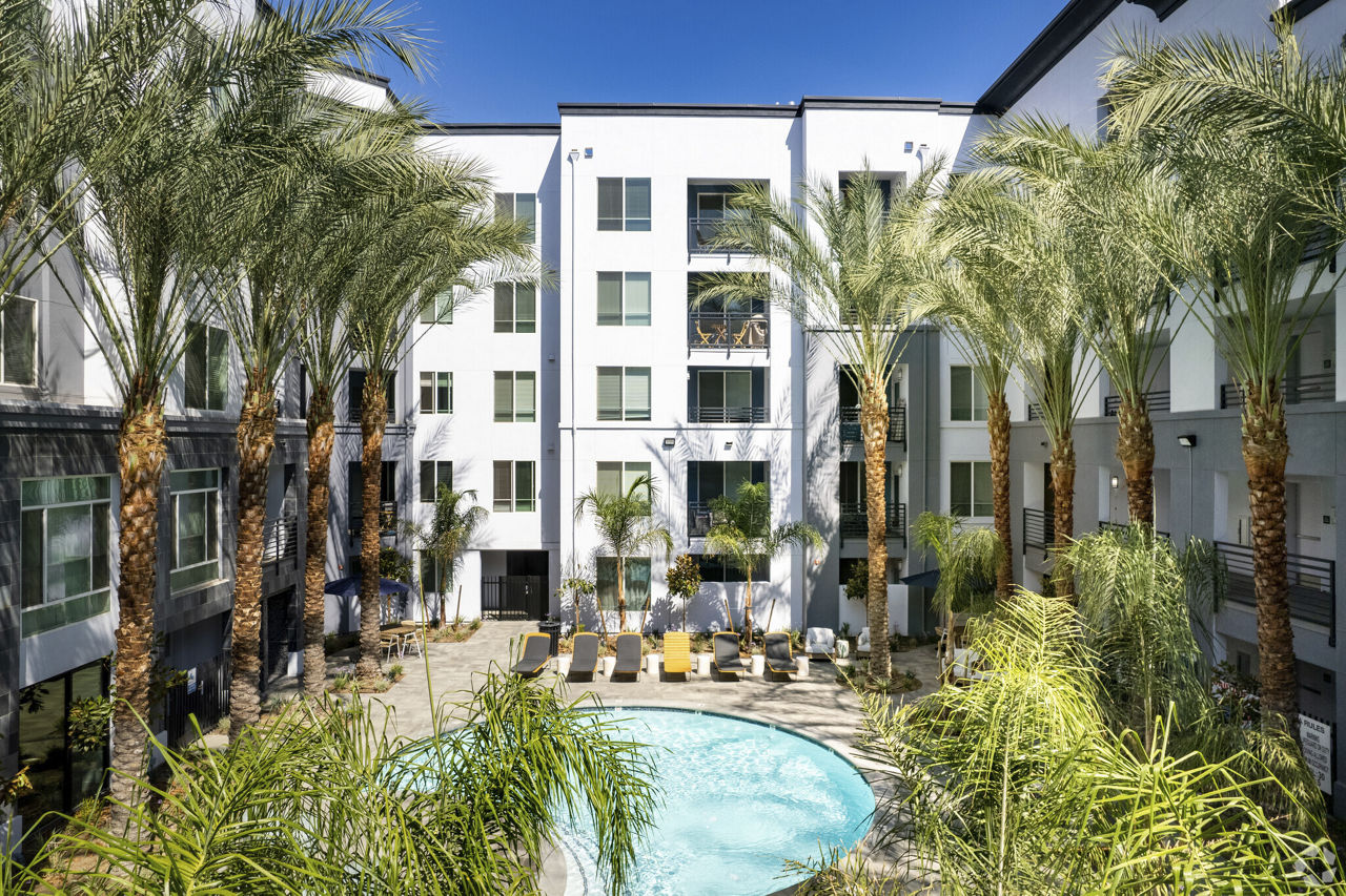 Eton At Warner Center Canoga Park Ca 3 of 12