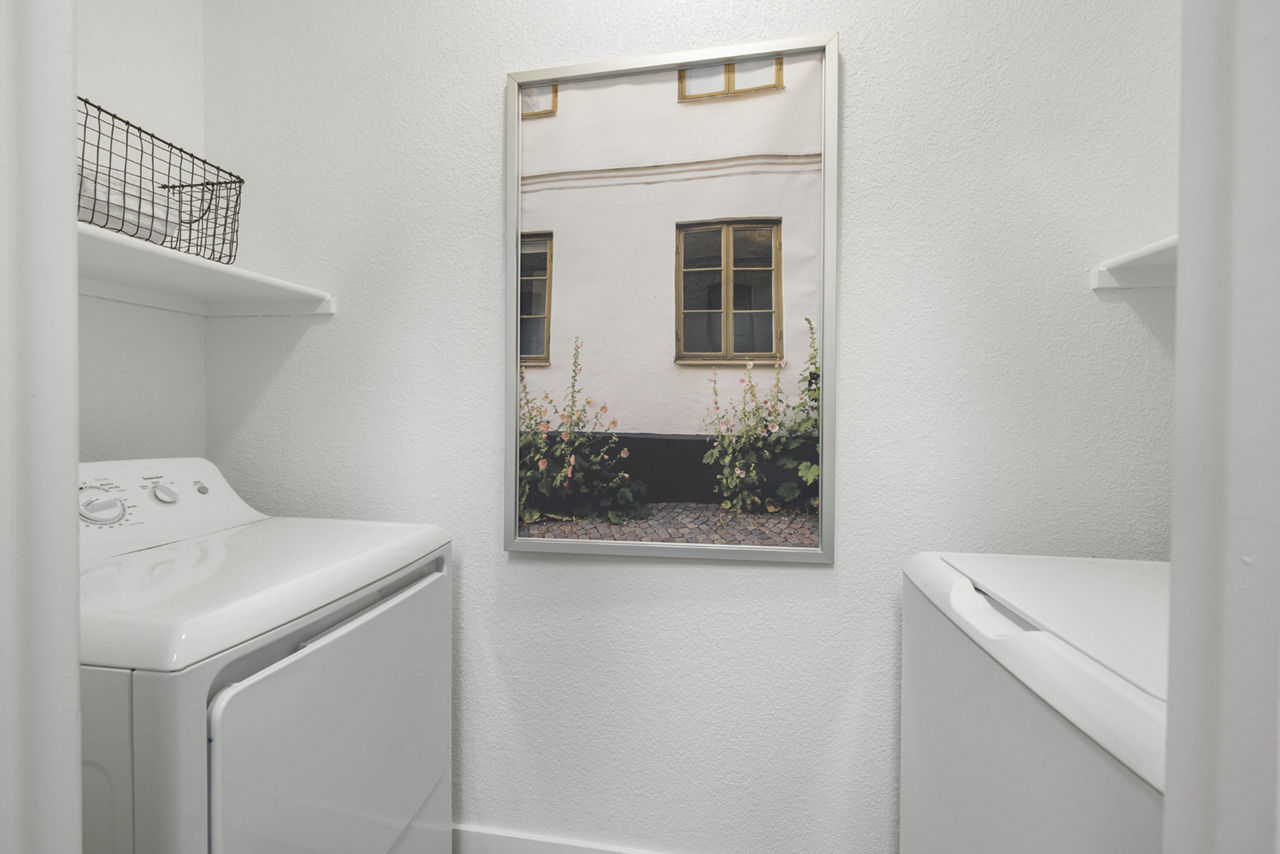 Laundry room at Adobe Ridge