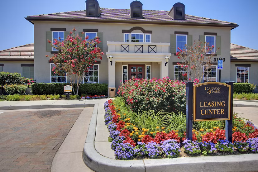 Canyon Park Apartments: Scenic view of luxury apartments in rolling hills