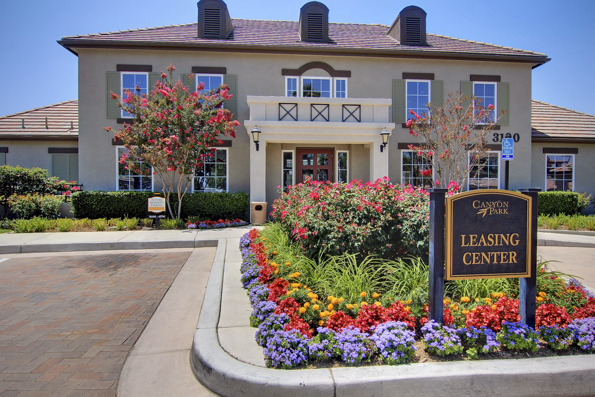Canyon Park Apartments: Scenic view of luxury apartments in rolling hills