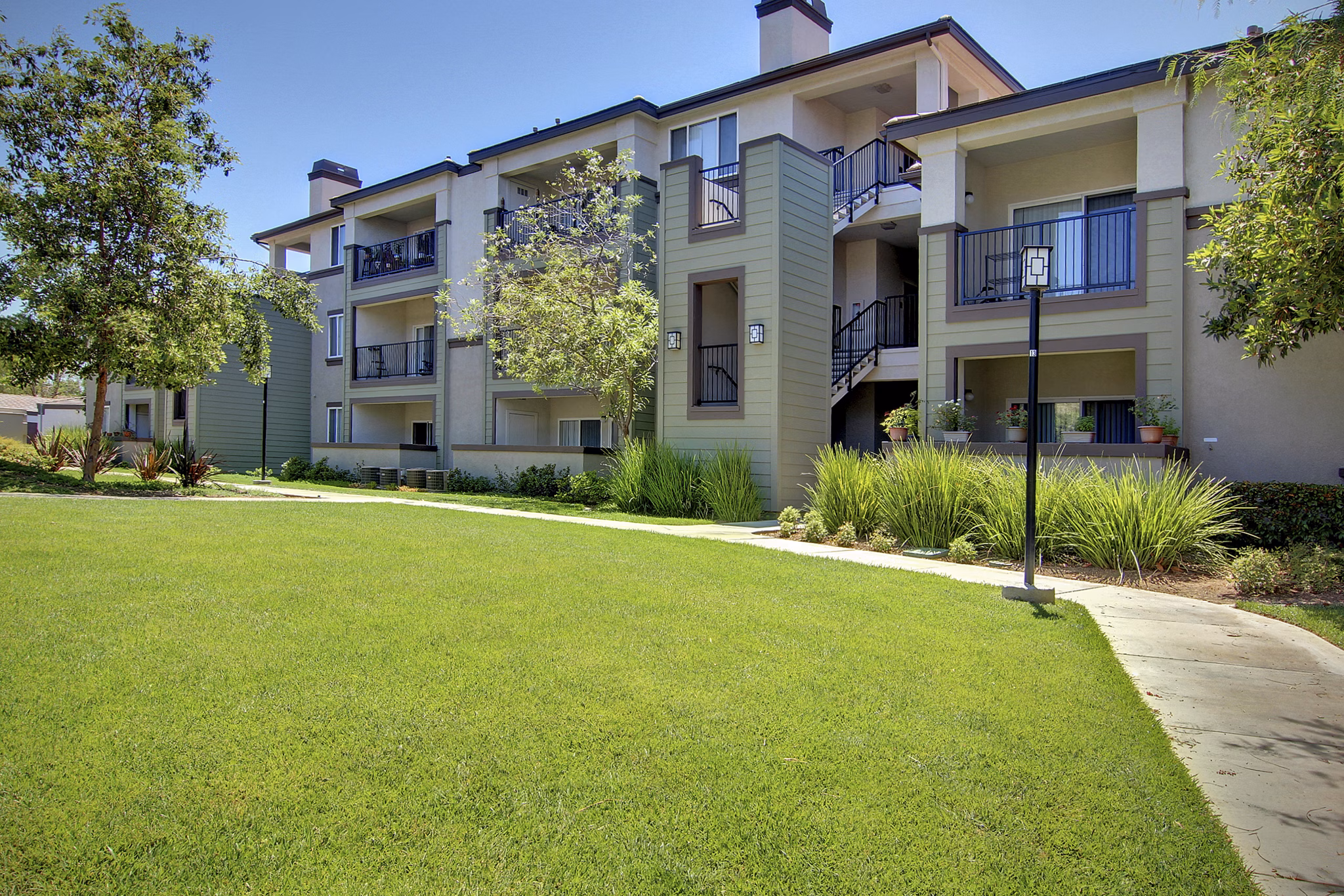 Canyon Park Apartments: Modern luxury apartments in a serene setting