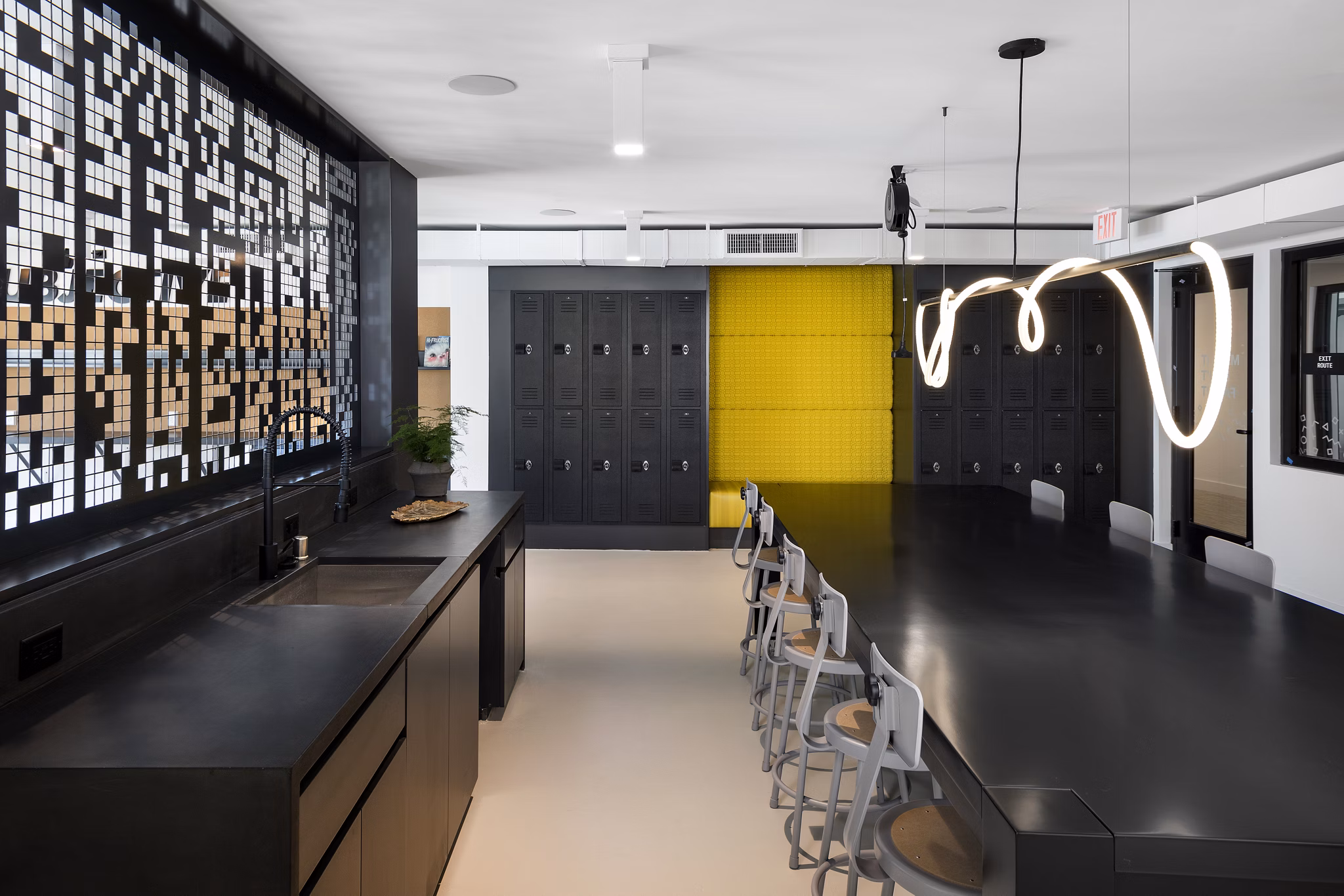 Spacious meeting facility with modern amenities at Jefferson Edge Apartments