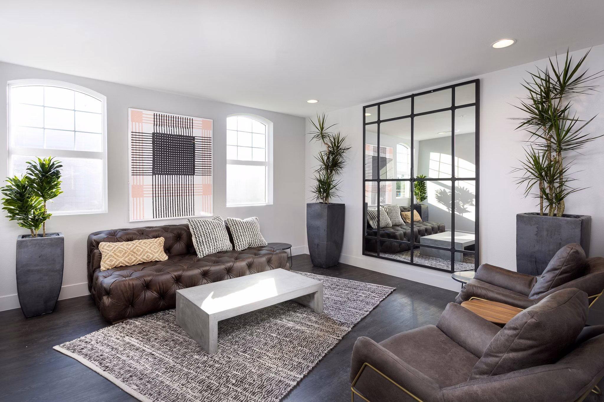 Lex CTR City Apartments: Modern clubhouse with luxurious amenities in a prime urban location