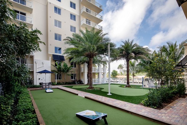 courtyard at 1333 South Ocean Apartments