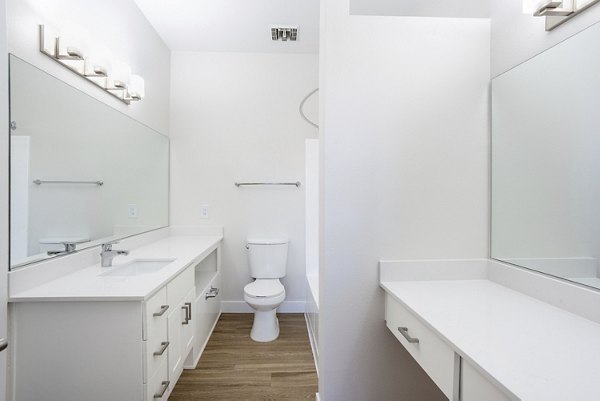 bathroom at Marquessa Villas Apartments