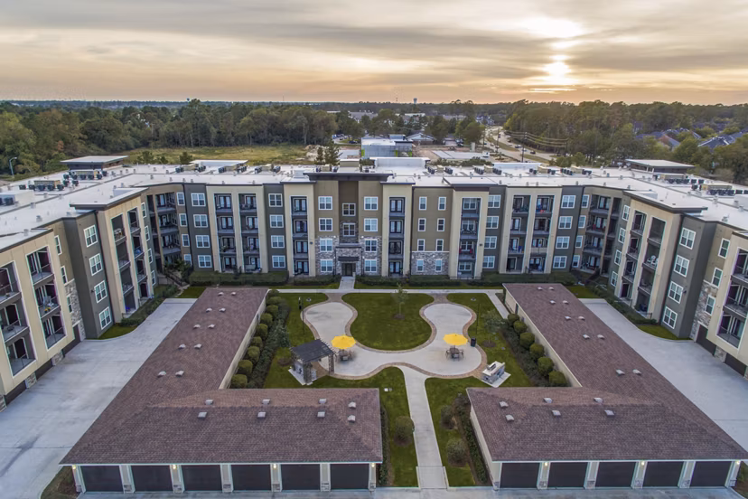 exterior at Highpoint at Cypresswood Apartments