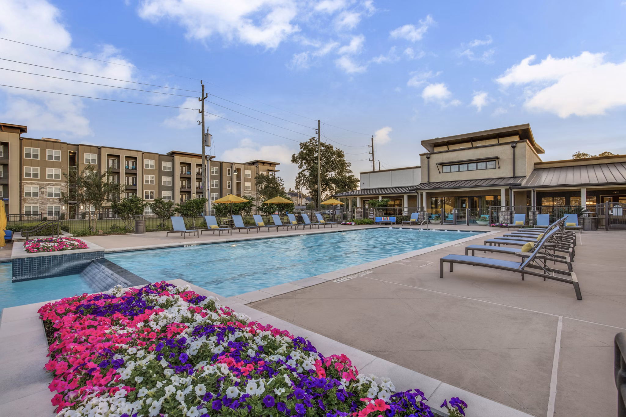 pool at Highpoint at Cypresswood Apartments