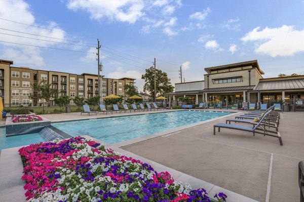 pool at Highpoint at Cypresswood Apartments