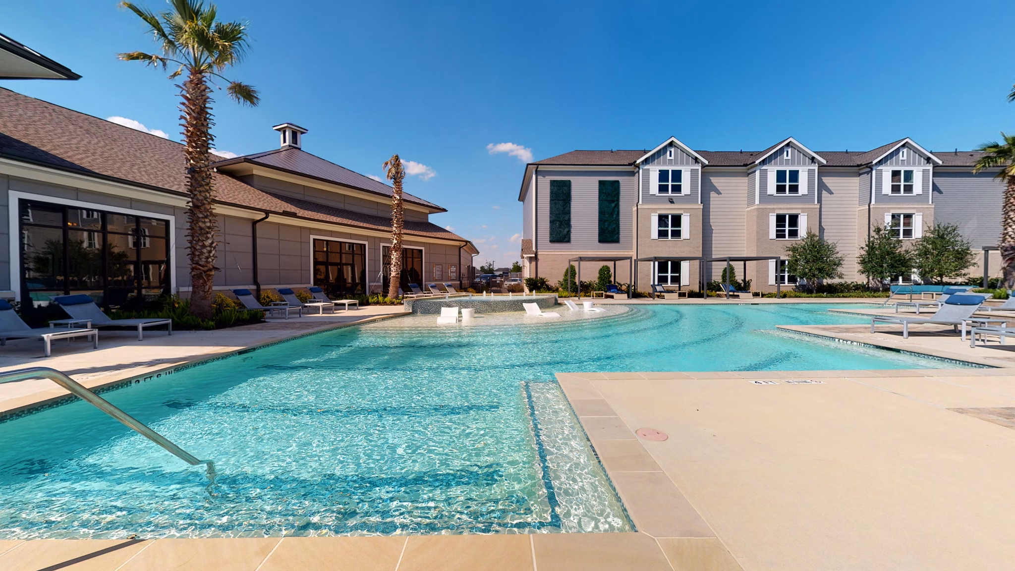 pool at Bellrock Market Station Apartments