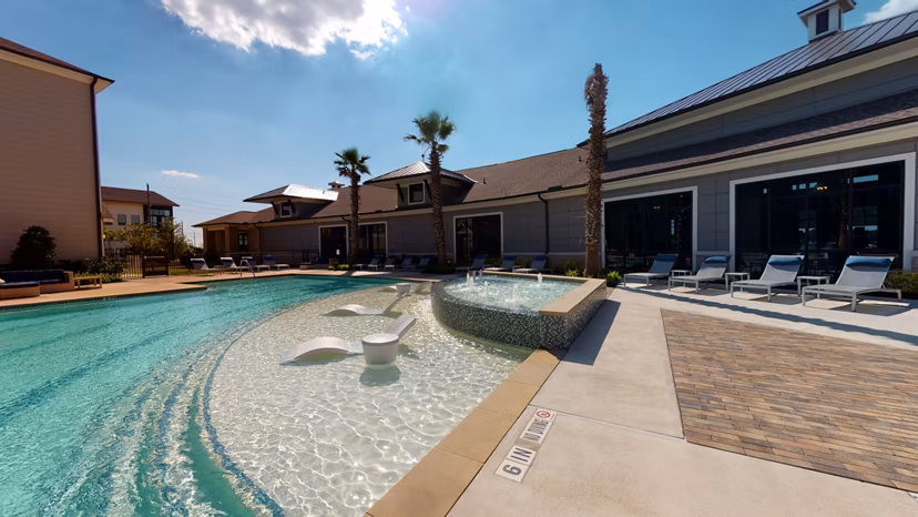 pool at Bellrock Market Station Apartments