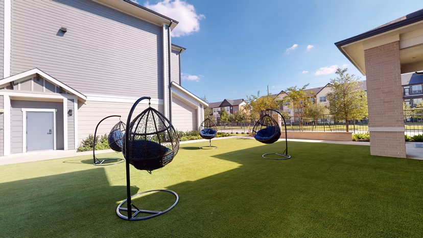 courtyard at Bellrock Market Station Apartments