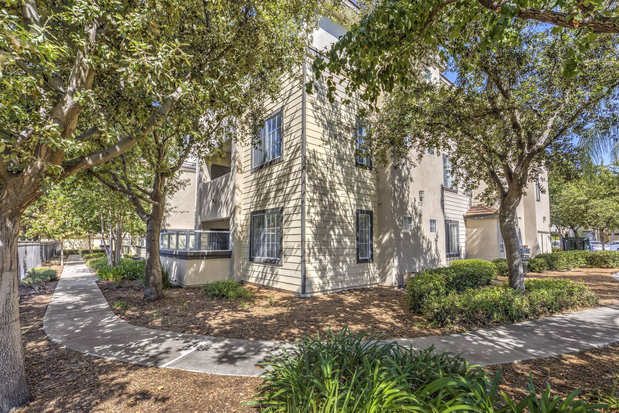 Ironwood North Apartments: Luxury view of modern apartments in North Cityâ€™s vibrant neighborhood