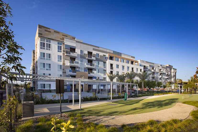 Jefferson Rise: Luxury apartment with modern design and lush landscaping in prime location