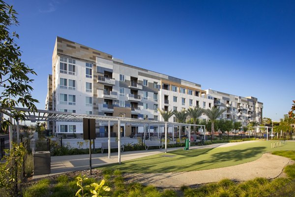 Jefferson Rise: Luxury apartment with modern design and lush landscaping in prime location