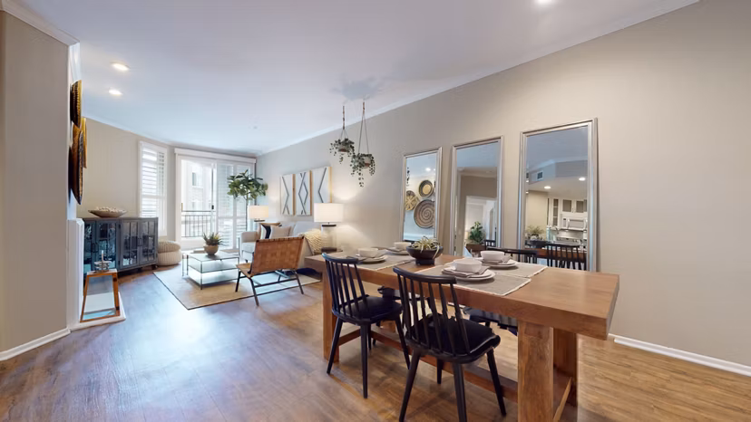 dining area at Regents La Jolla Apartments