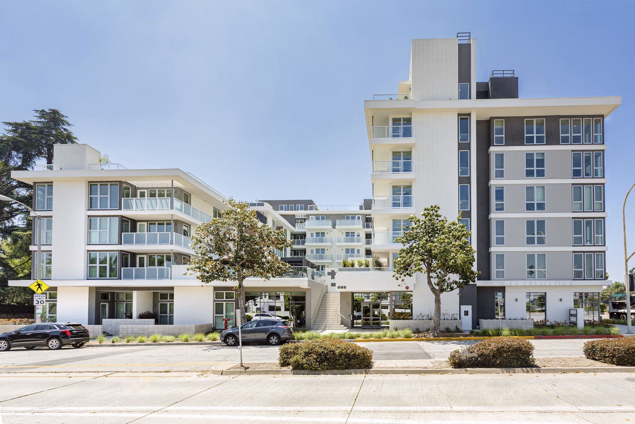 THEO: Contemporary luxury apartments in vibrant urban setting