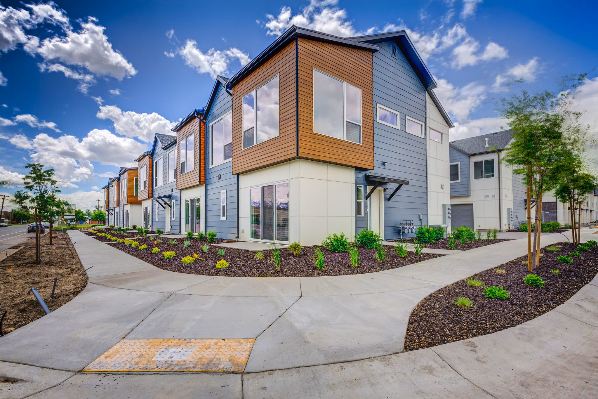 building/exterior at Hawthorne Townhomes Apartments