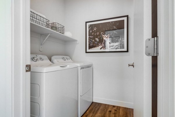 laundry room at Hawthorne Townhomes Apartments