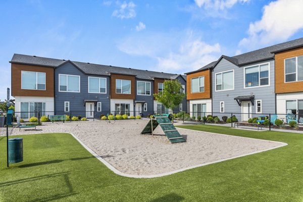 playground at Hawthorne Townhomes Apartments
