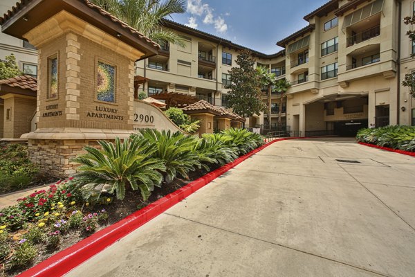 exterior at Broadstone Toscano Apartments 