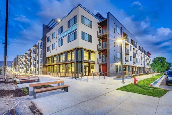 The Zeller: Sleek building of luxury apartments in Indianapolis