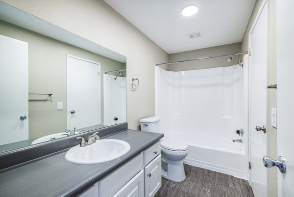 Bathroom featuring modern fixtures in Lexington Townhomes Apartments