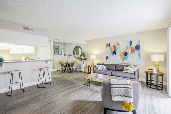 living room at Lexington Townhomes Apartments