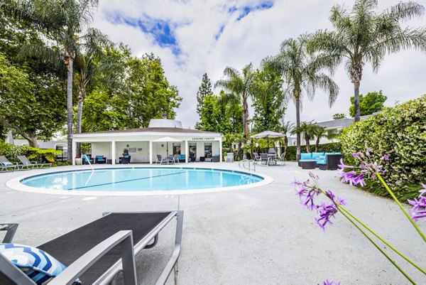 pool at Lexington Townhomes Apartments